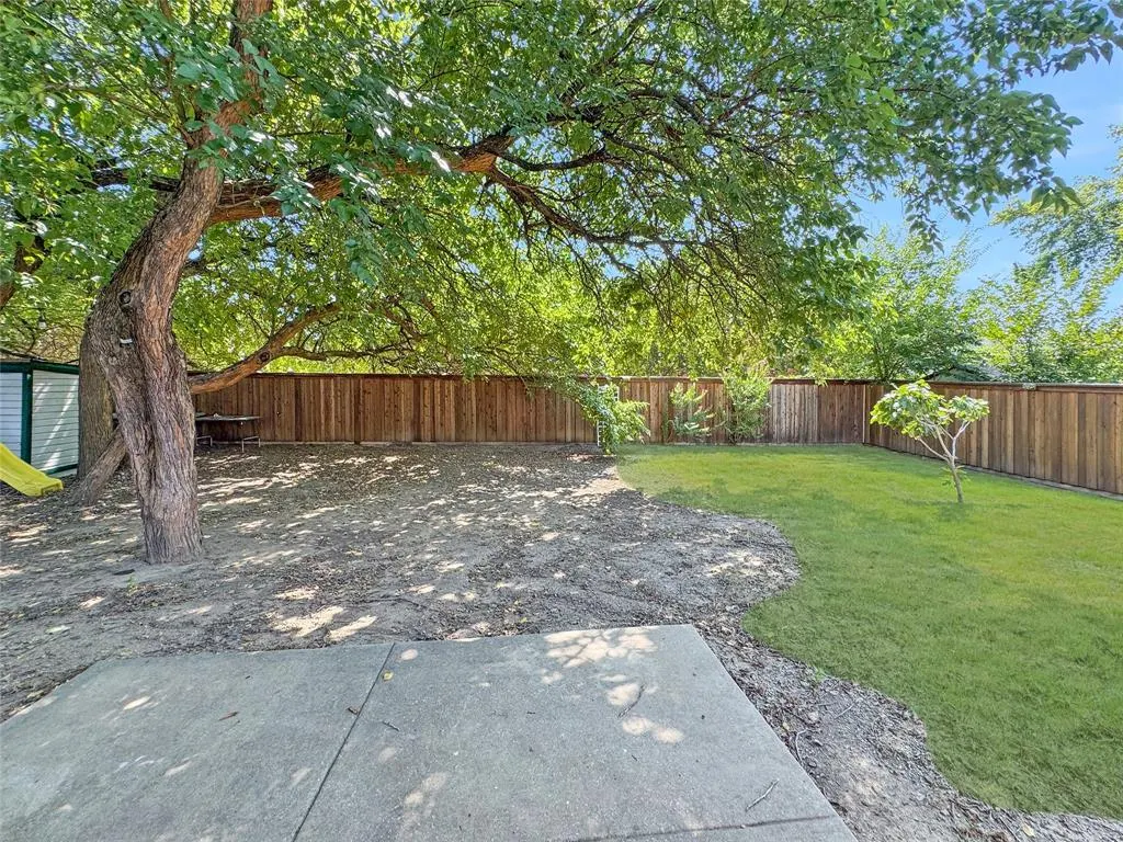 806 Glenwood Court