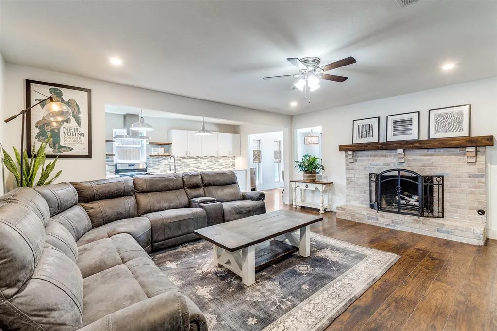 11223 Dumbarton Drive