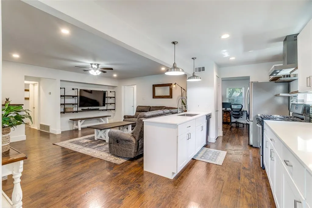 11223 Dumbarton Drive