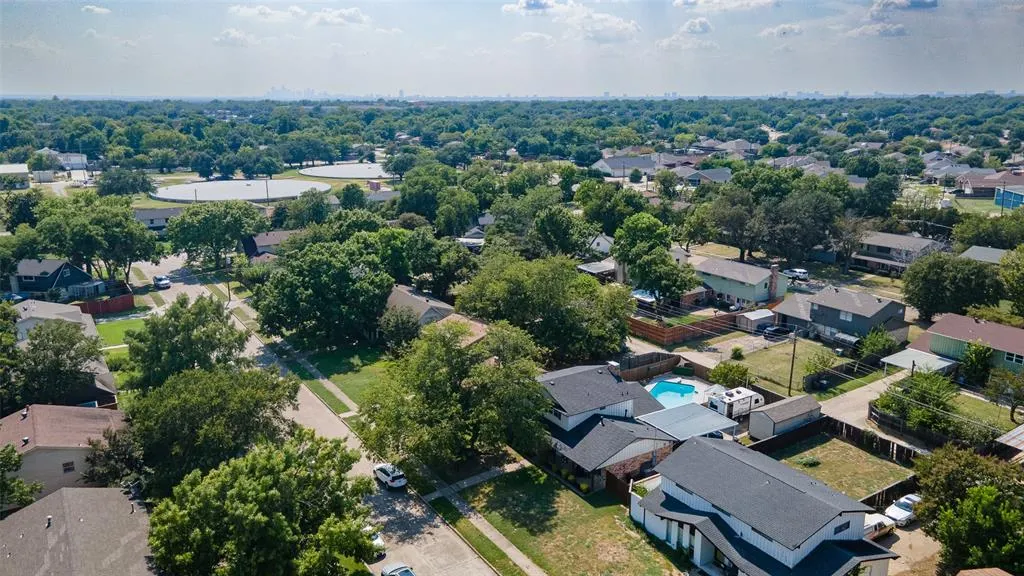 11223 Dumbarton Drive