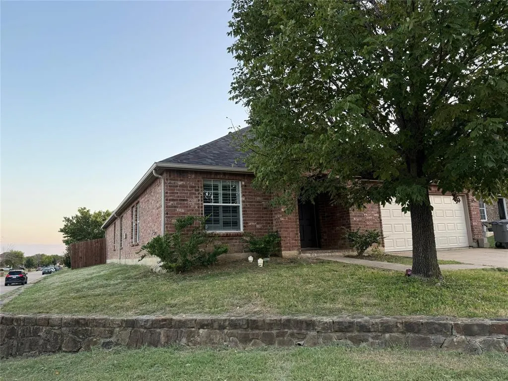1940 cliffrose Drive