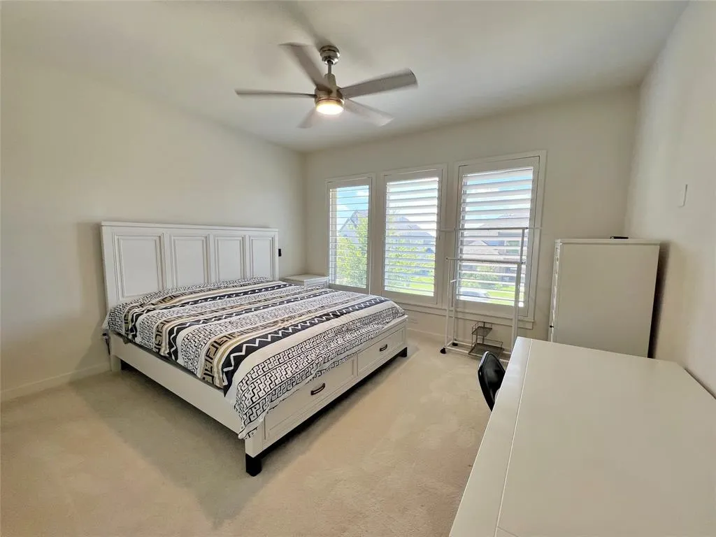 4100 Woodbine Lane