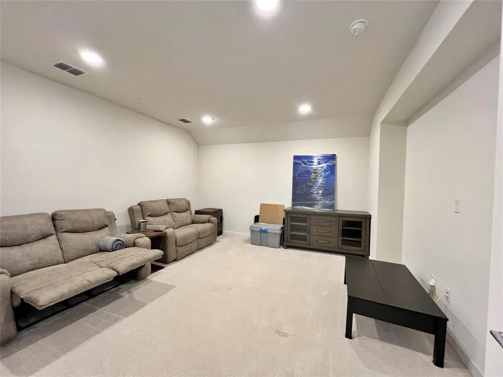 4100 Woodbine Lane