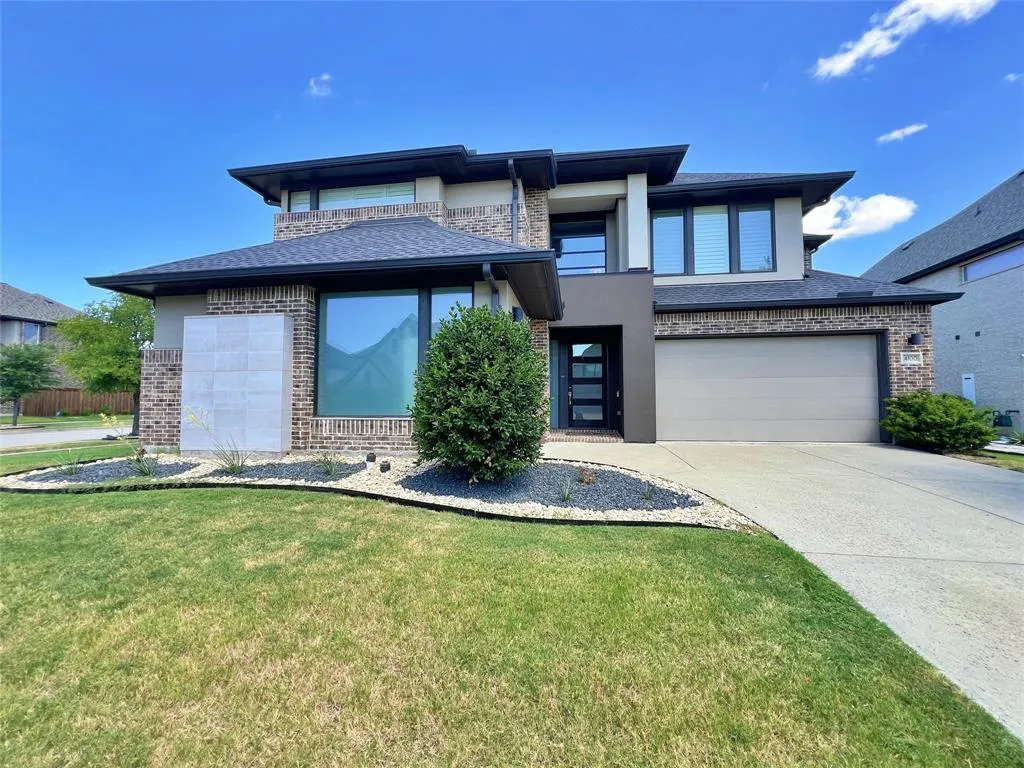 4100 Woodbine Lane