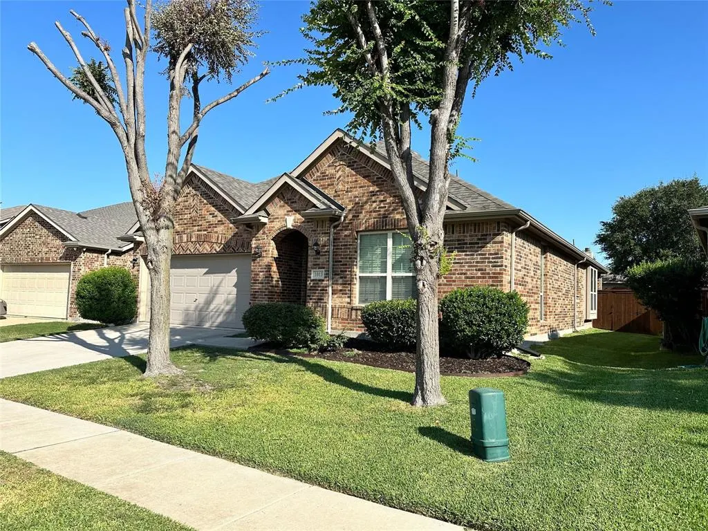 1013 Lake Grove Drive