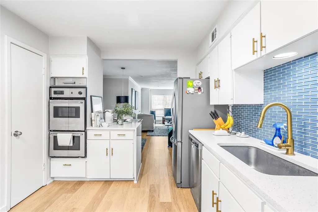 7924 Royal Lane, #106