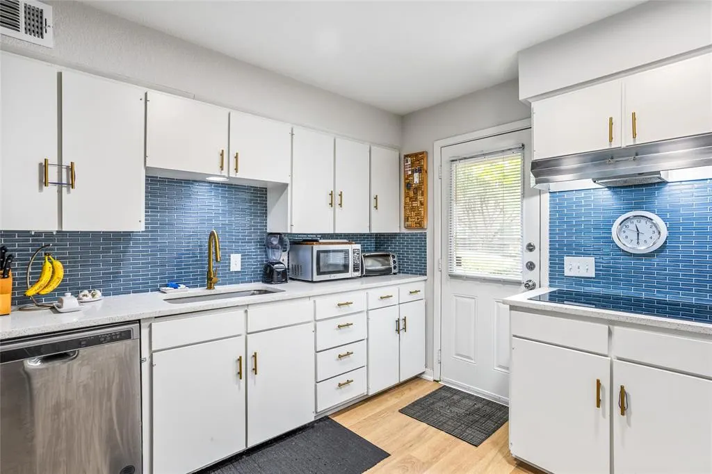 7924 Royal Lane, #106