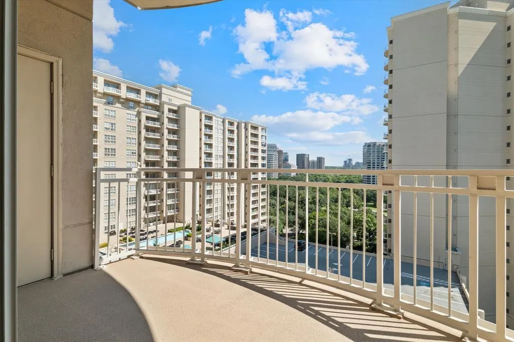 3225 Turtle Creek Boulevard, #1009
