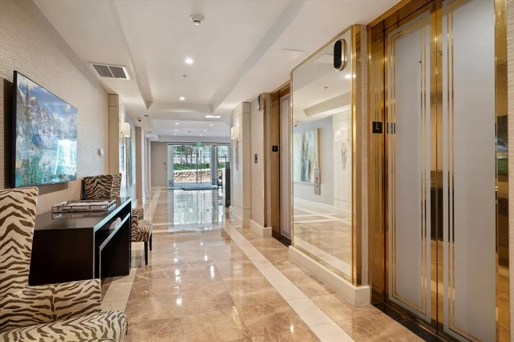 3225 Turtle Creek Boulevard, #1009