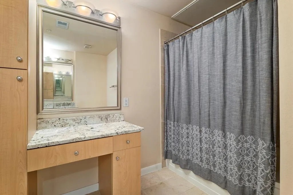 3225 Turtle Creek Boulevard, #1009