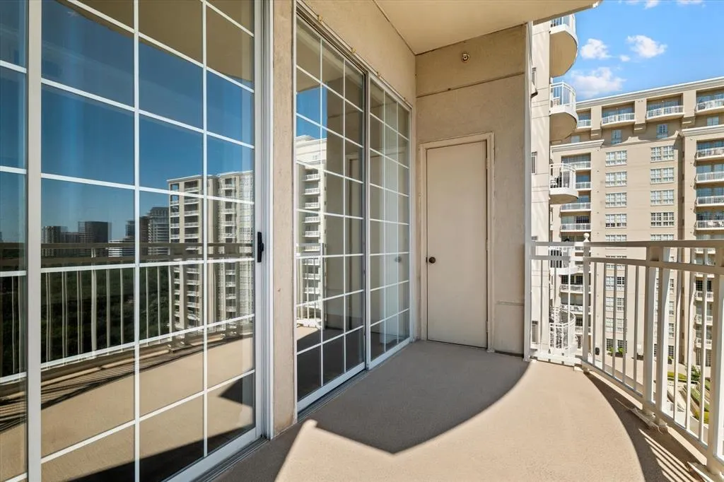 3225 Turtle Creek Boulevard, #1009