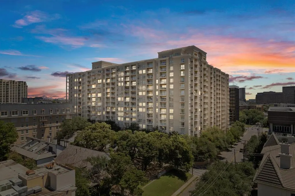 3225 Turtle Creek Boulevard, #1009