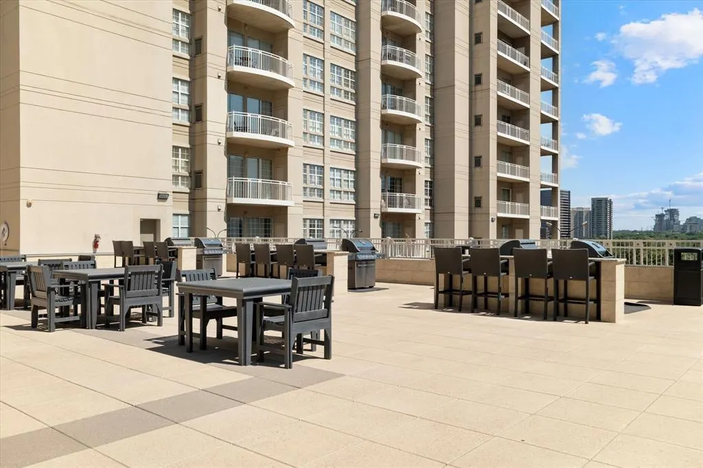 3225 Turtle Creek Boulevard, #1009