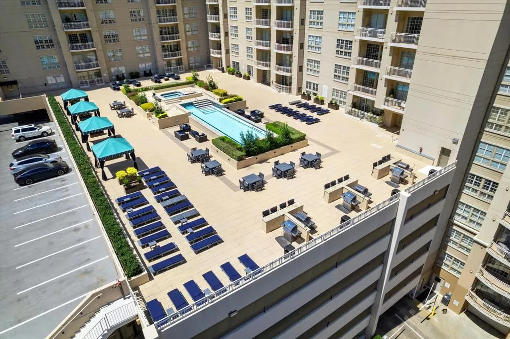 3225 Turtle Creek Boulevard, #1009