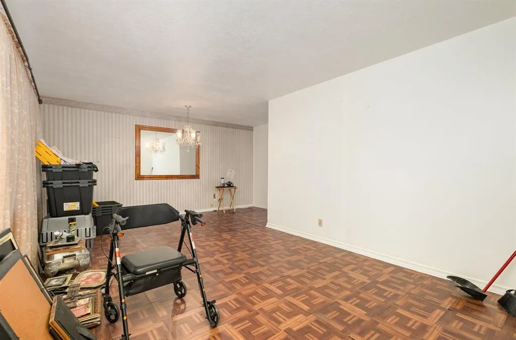 2977 Marjorie Avenue