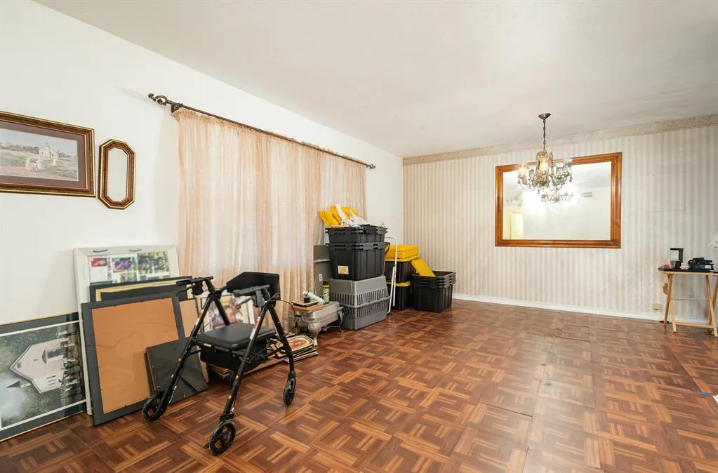 2977 Marjorie Avenue