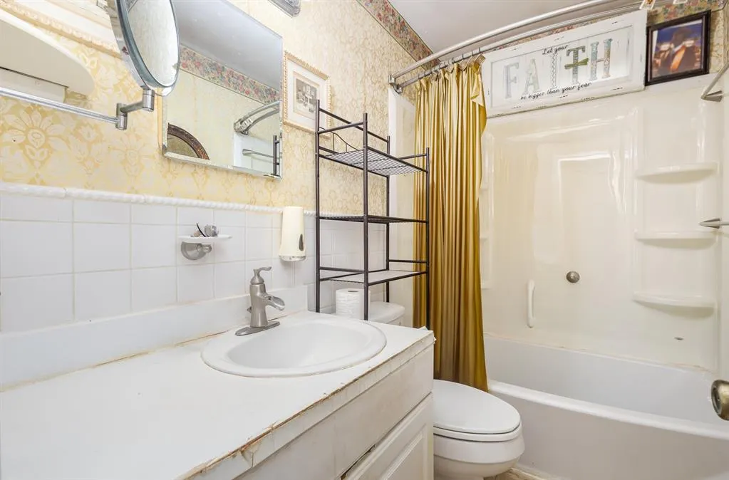 2977 Marjorie Avenue