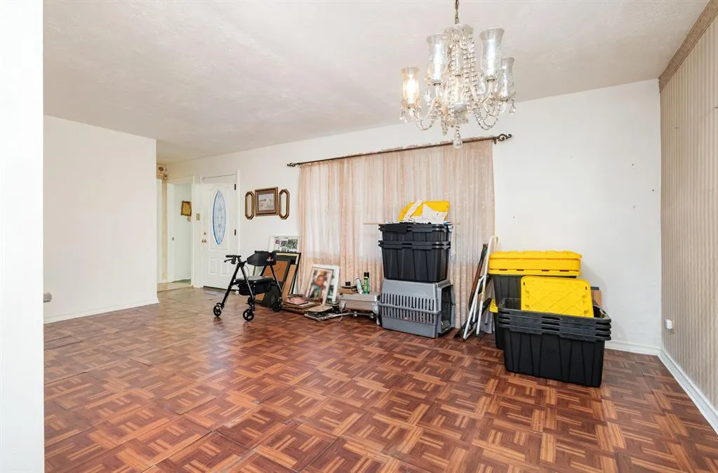 2977 Marjorie Avenue