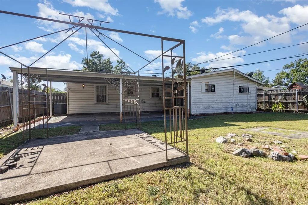 2977 Marjorie Avenue