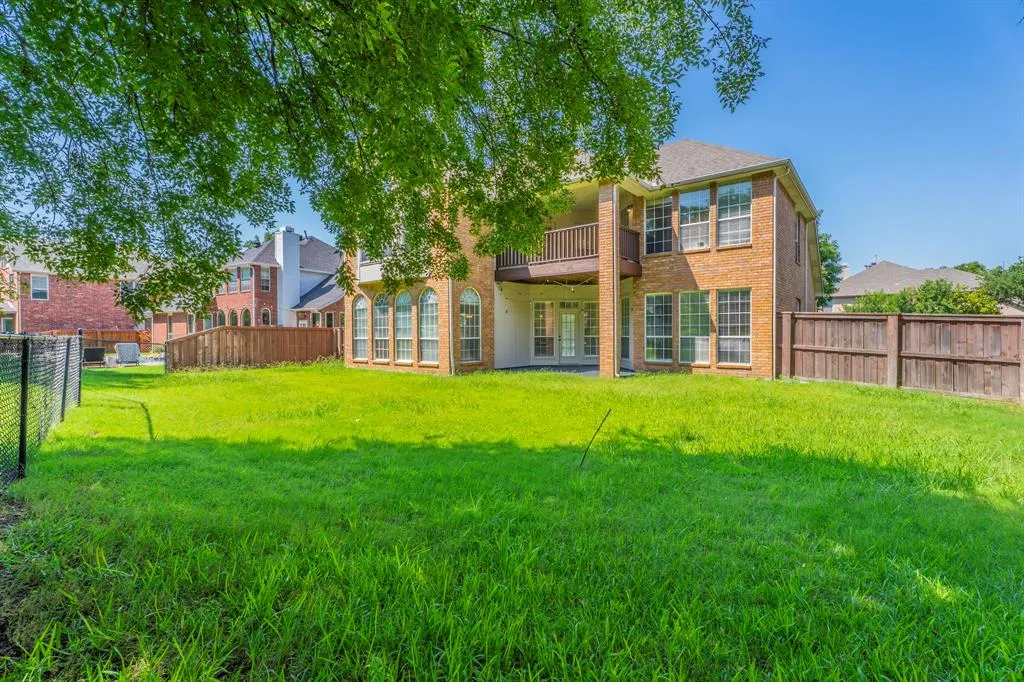 5710 Roanoke Drive