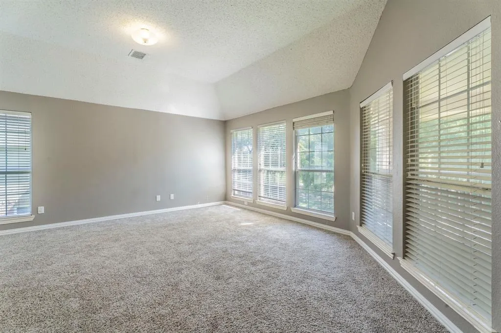 5710 Roanoke Drive