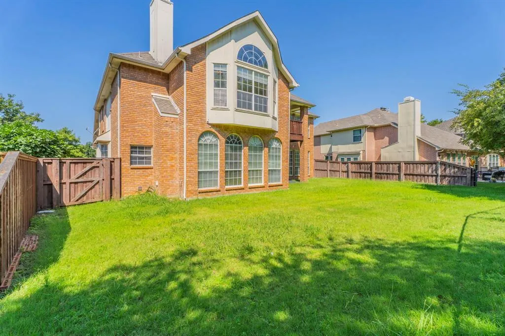5710 Roanoke Drive
