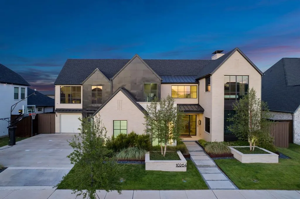 10264 Blackenhurst Lane