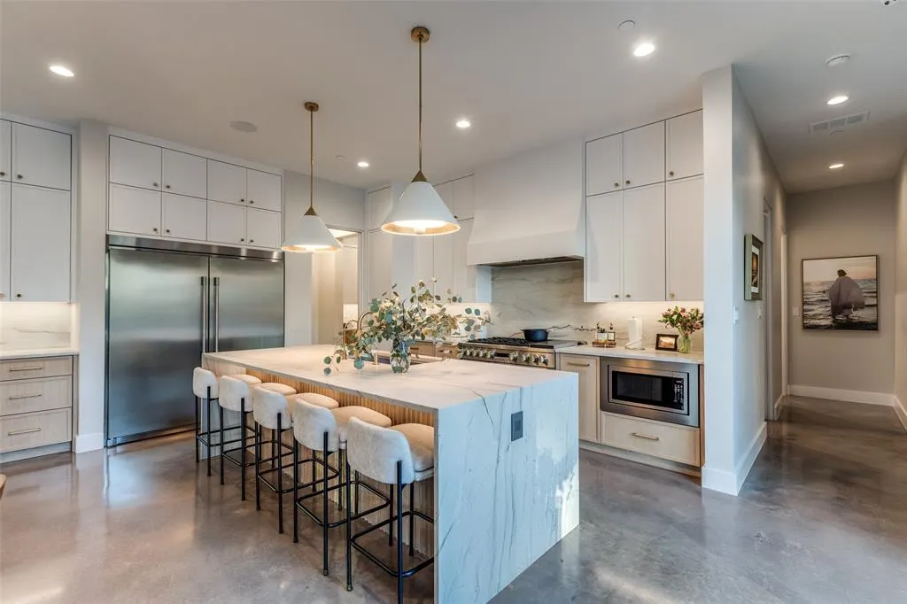 10264 Blackenhurst Lane