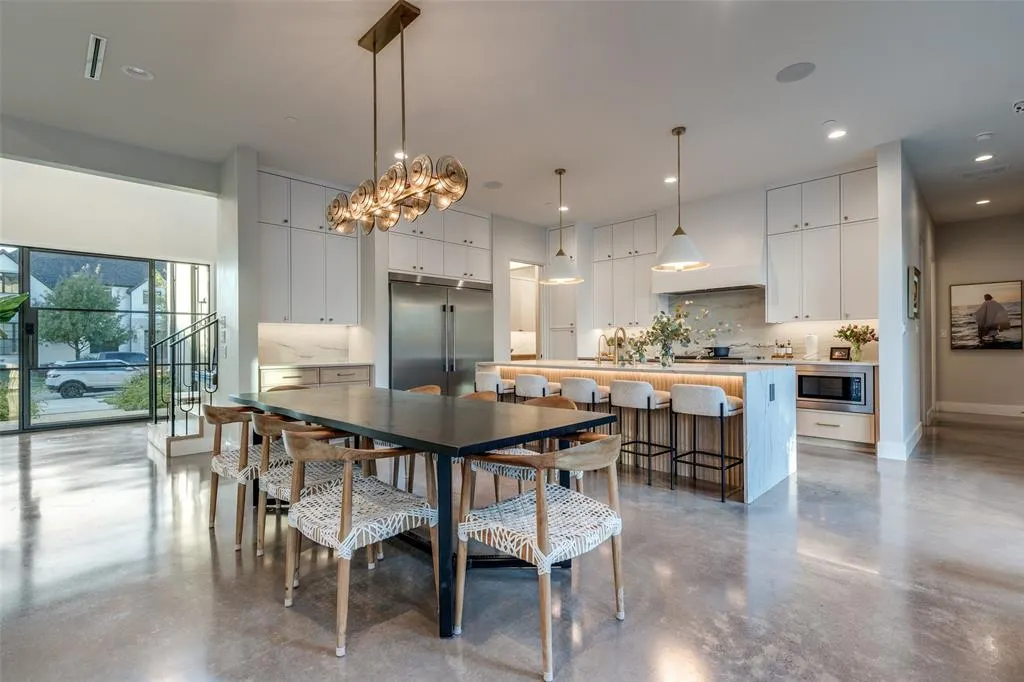 10264 Blackenhurst Lane