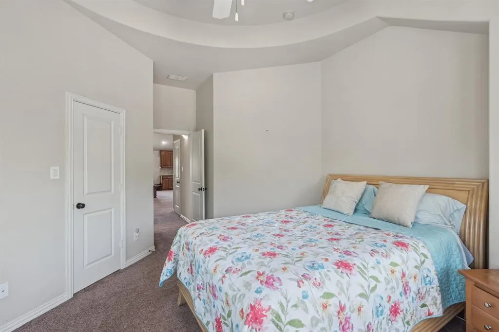 5594 Beacon Hill Drive