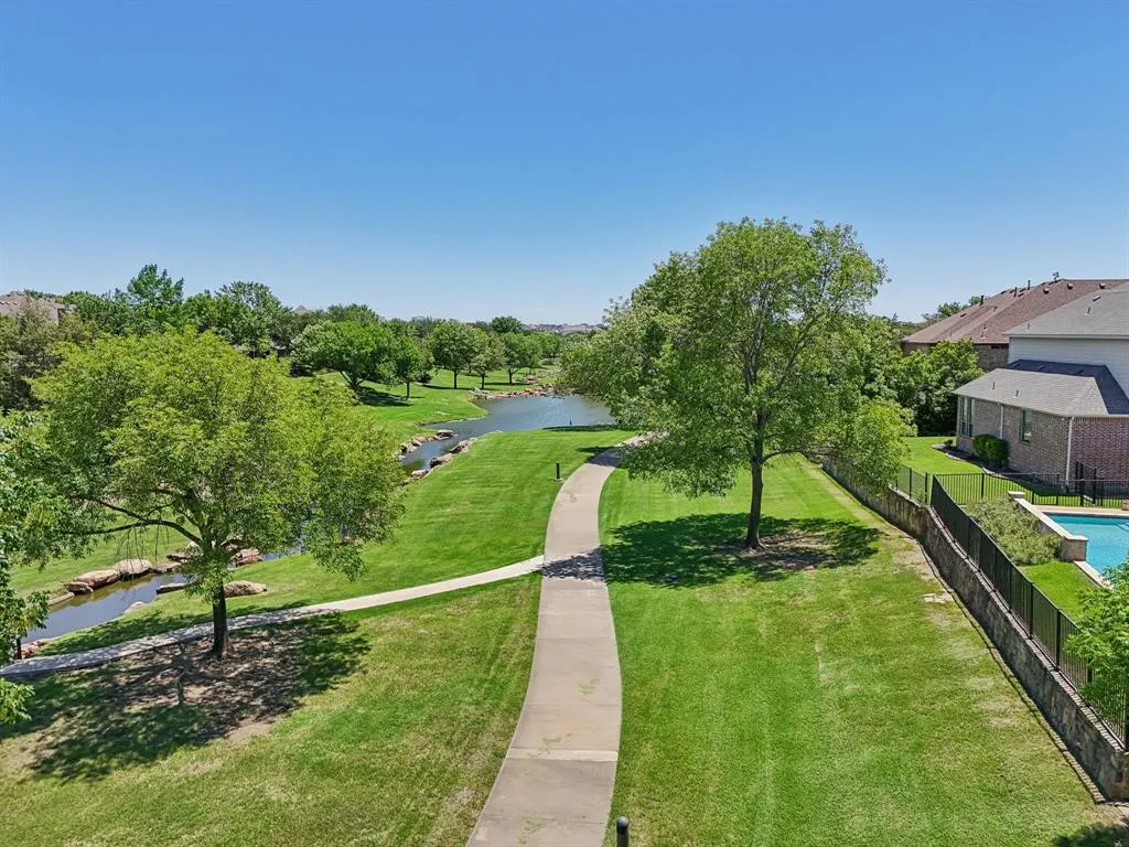 5594 Beacon Hill Drive