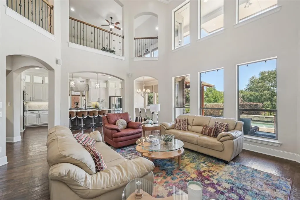 5594 Beacon Hill Drive
