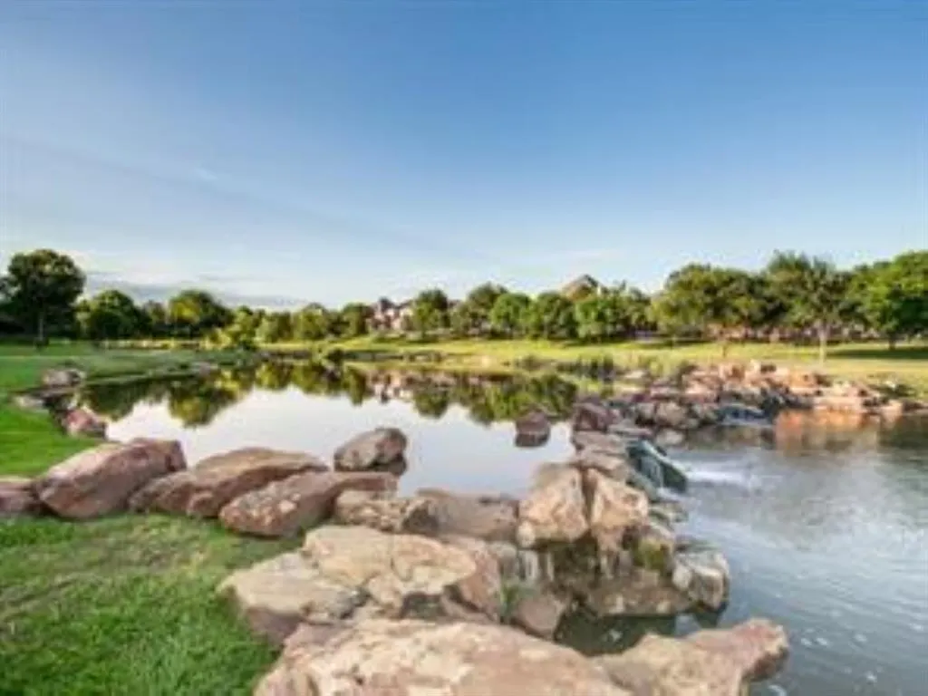 5594 Beacon Hill Drive