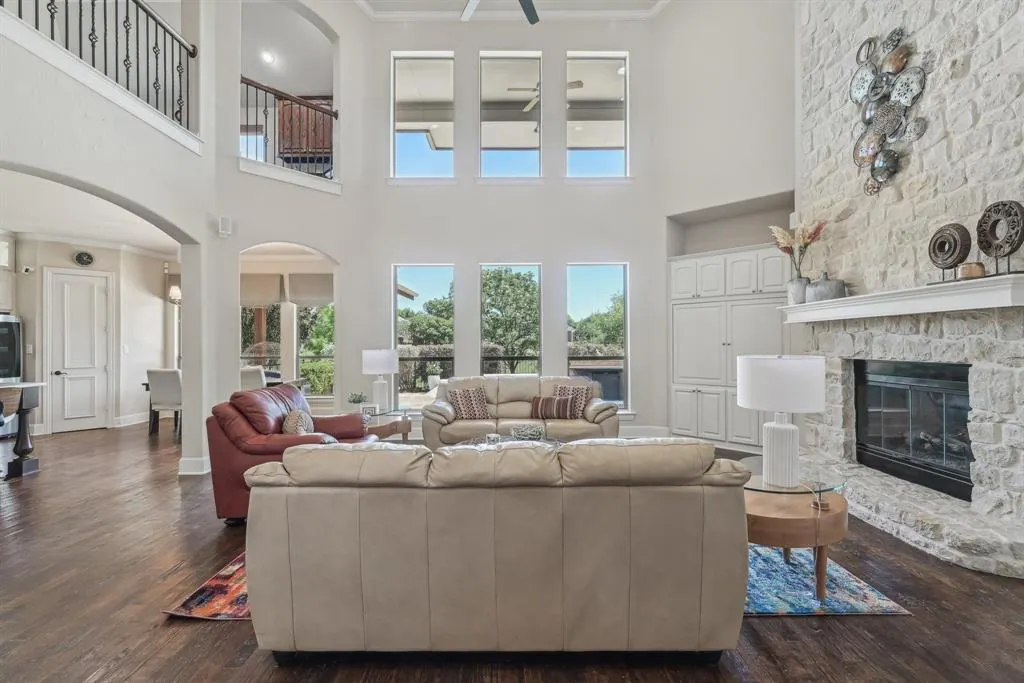 5594 Beacon Hill Drive