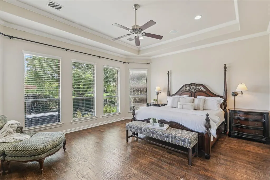 5594 Beacon Hill Drive