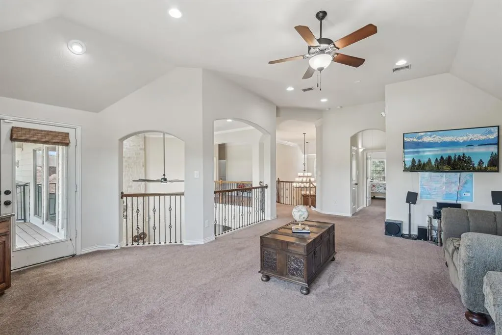 5594 Beacon Hill Drive