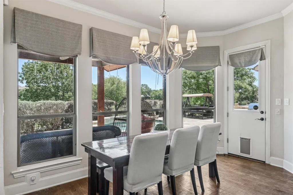 5594 Beacon Hill Drive