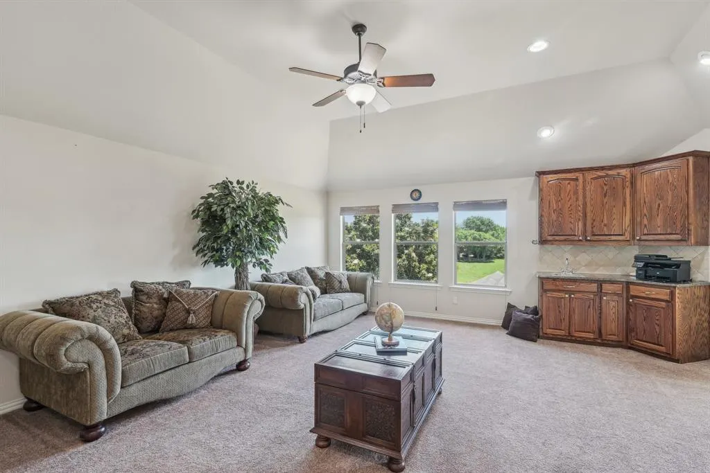 5594 Beacon Hill Drive
