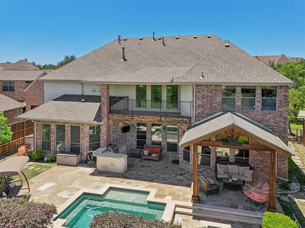 5594 Beacon Hill Drive