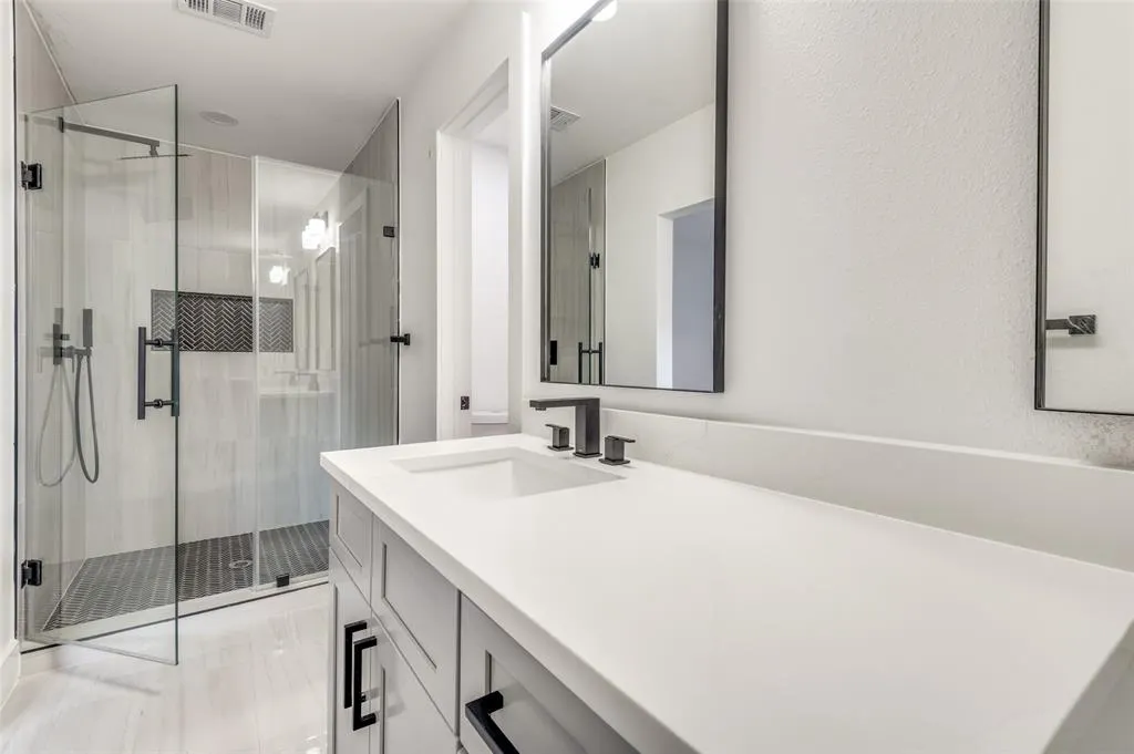 5807 Winding Woods Trail