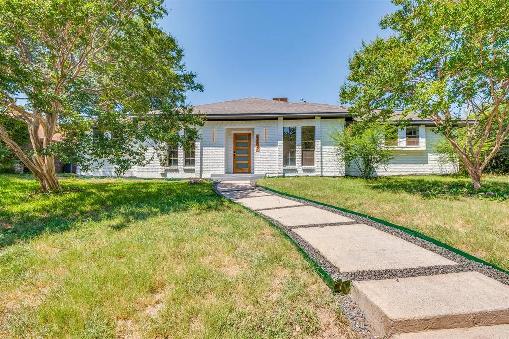 5807 Winding Woods Trail