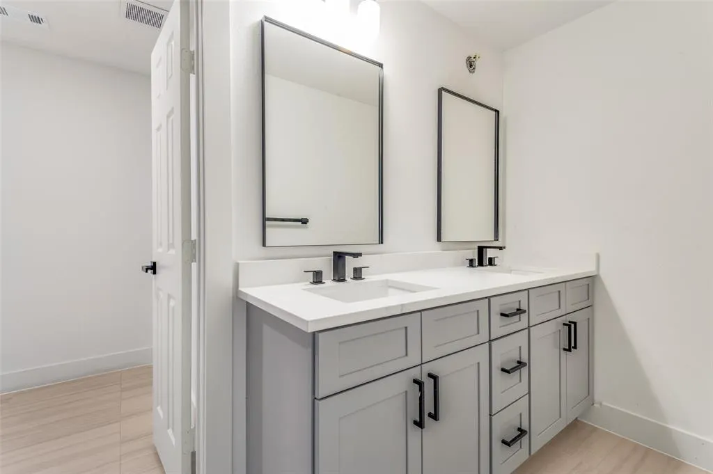 5807 Winding Woods Trail