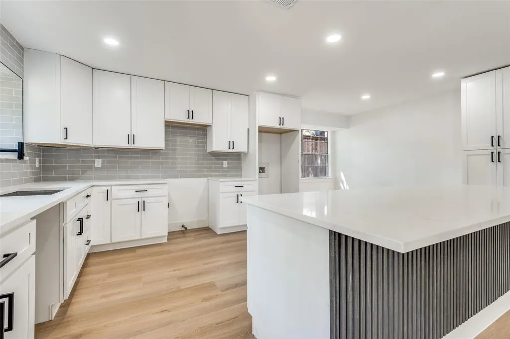5807 Winding Woods Trail