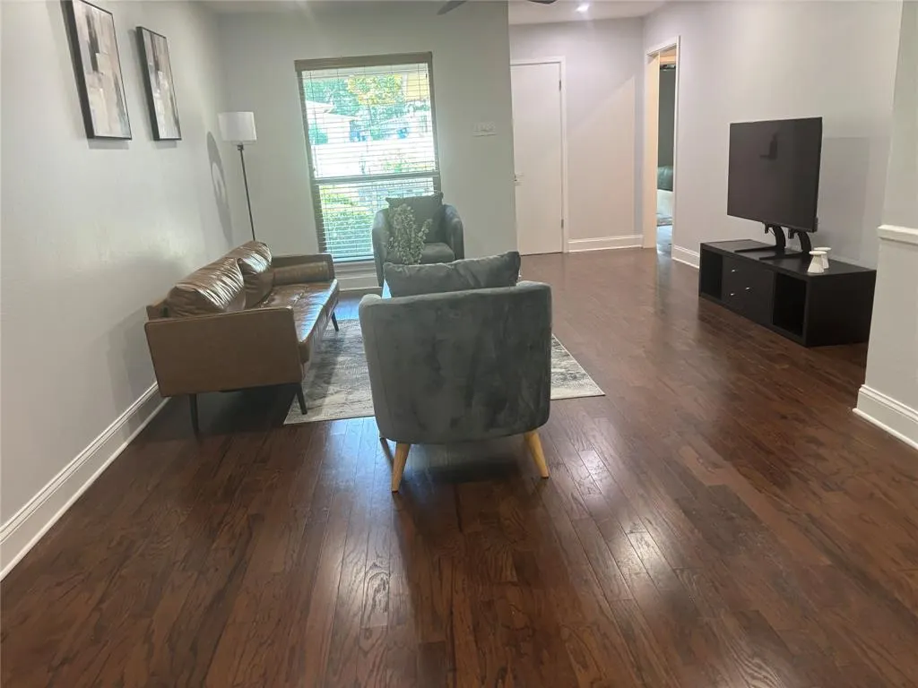 7338 Walling Lane