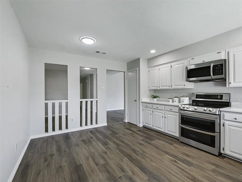 2013 E Collins Boulevard