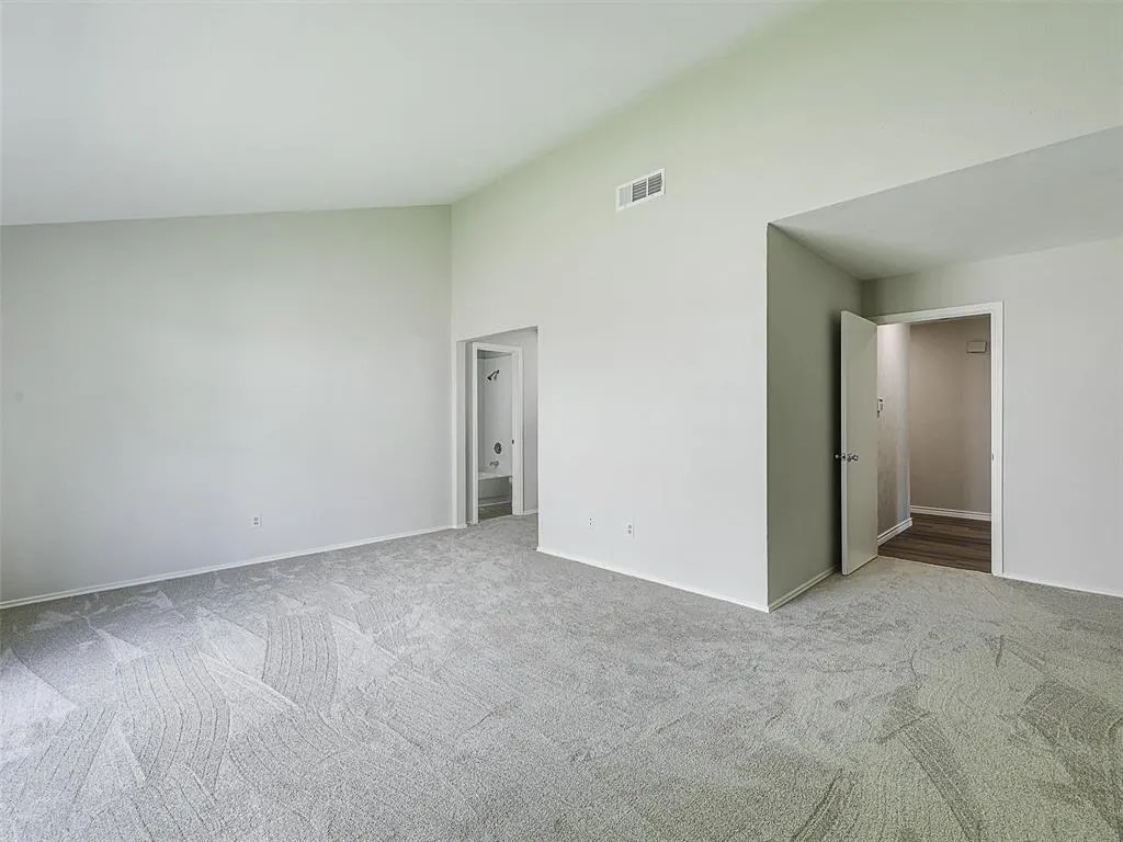 2013 E Collins Boulevard