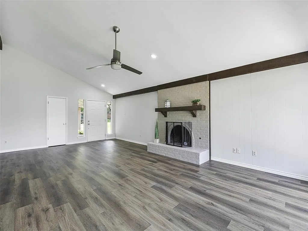 2013 E Collins Boulevard