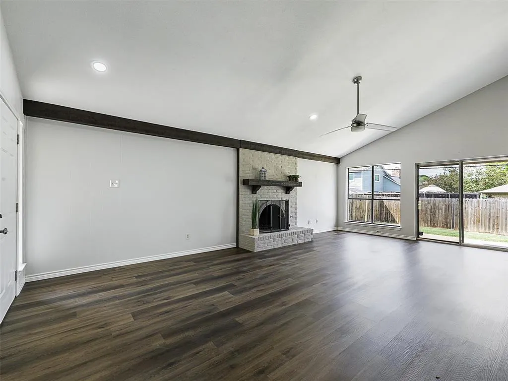 2013 E Collins Boulevard