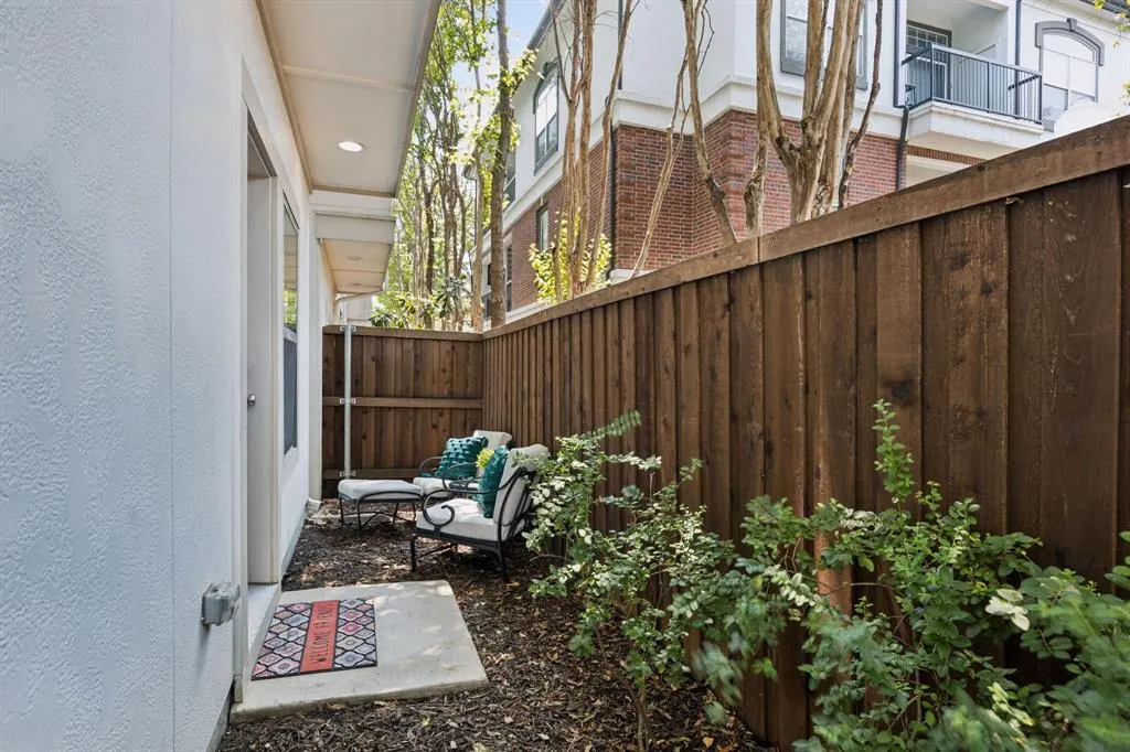 779 Lacey Oaks Place