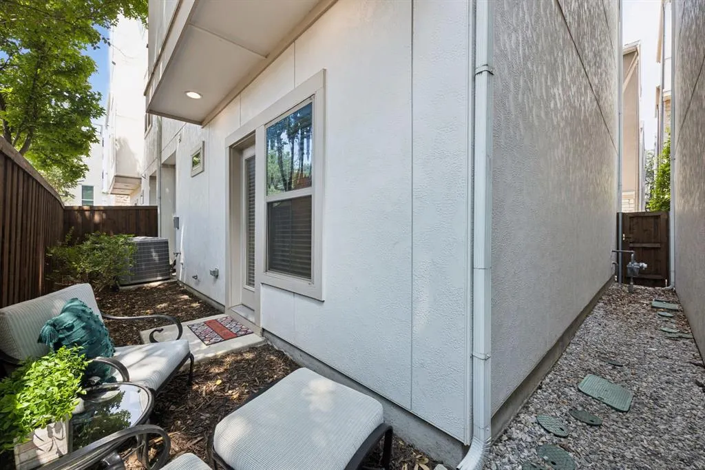 779 Lacey Oaks Place